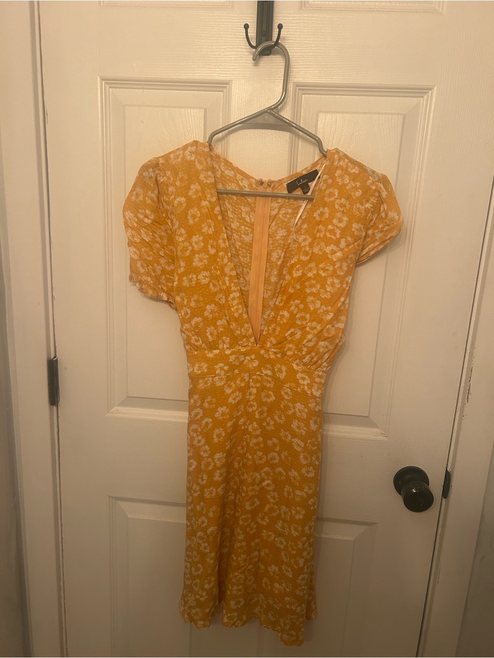 Lulus - Picture 2 of 5